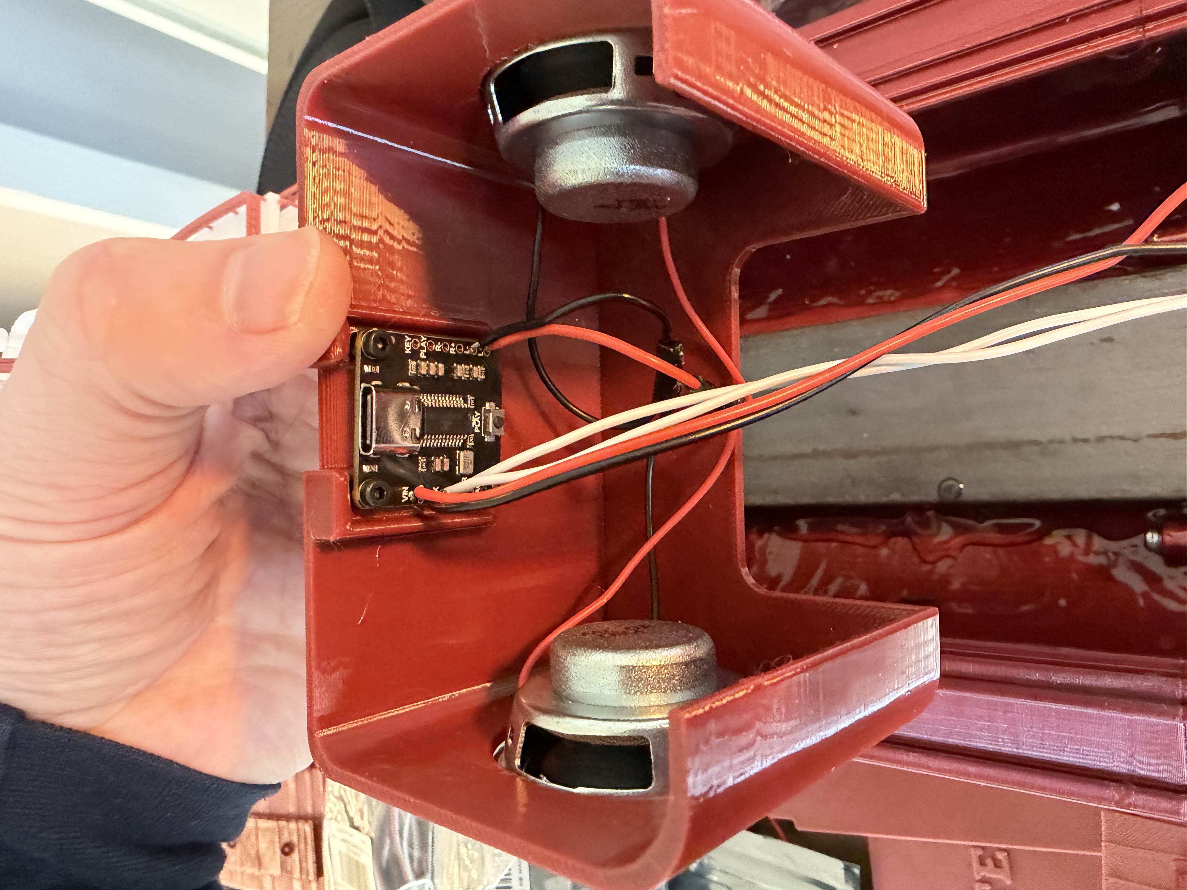 Forward audio component